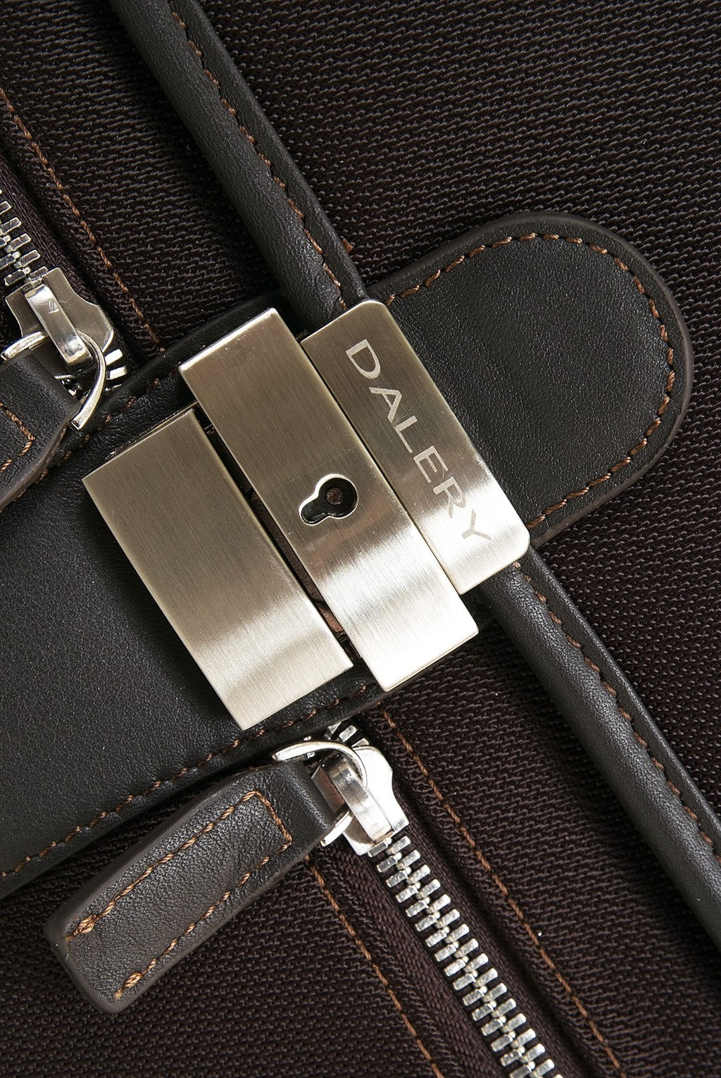 Leather briefbag with 3 compartments (CAN5204)