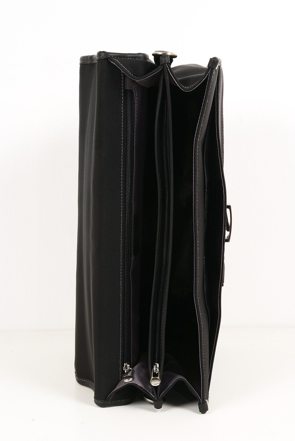Leather briefbag with 3 compartments (CAN5204)